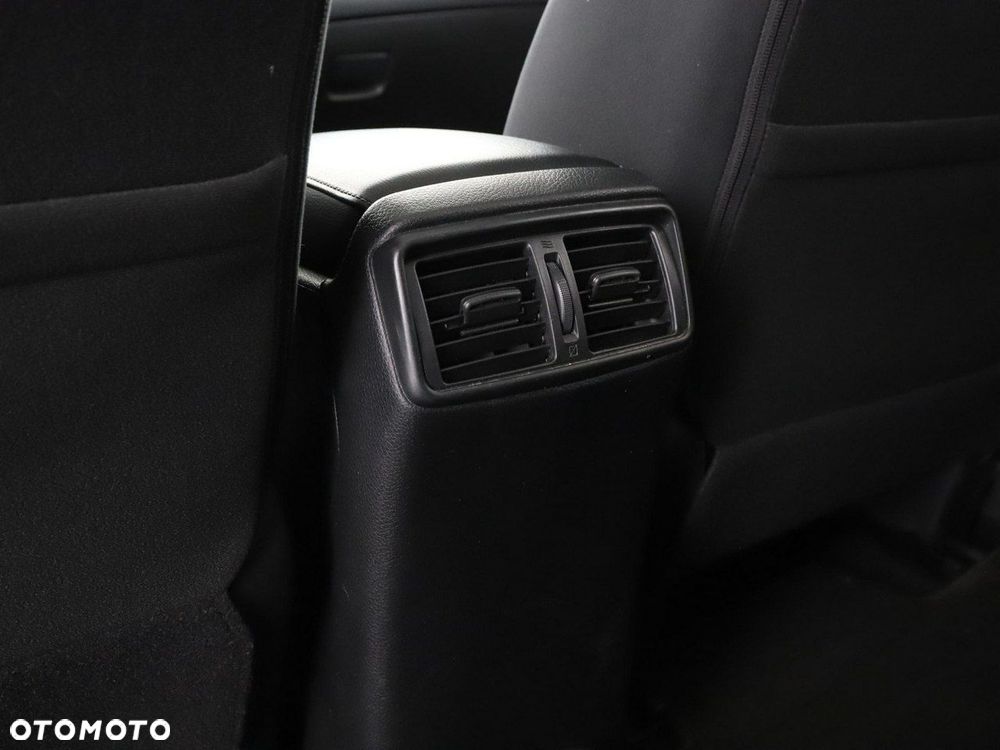 Nissan X-Trail 1.6 DCi Xtronic N-Connecta - 38