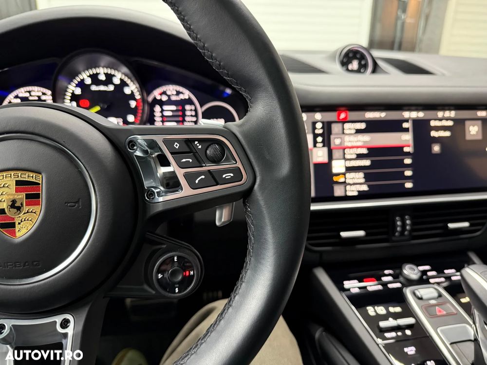 Porsche Cayenne - 22