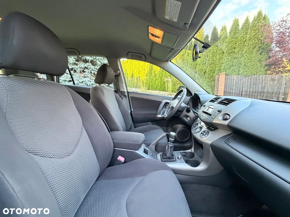 Toyota RAV4 2.2 D-4D Premium - 26