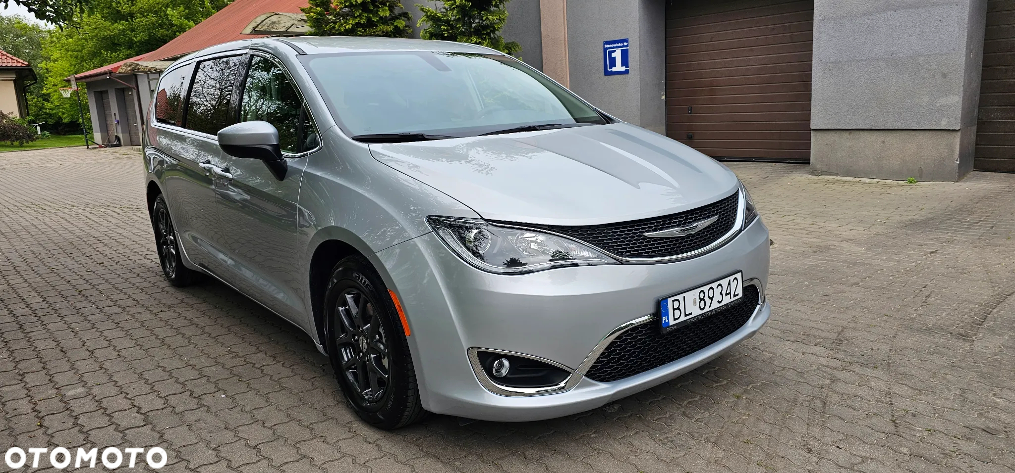 Chrysler Pacifica - 9