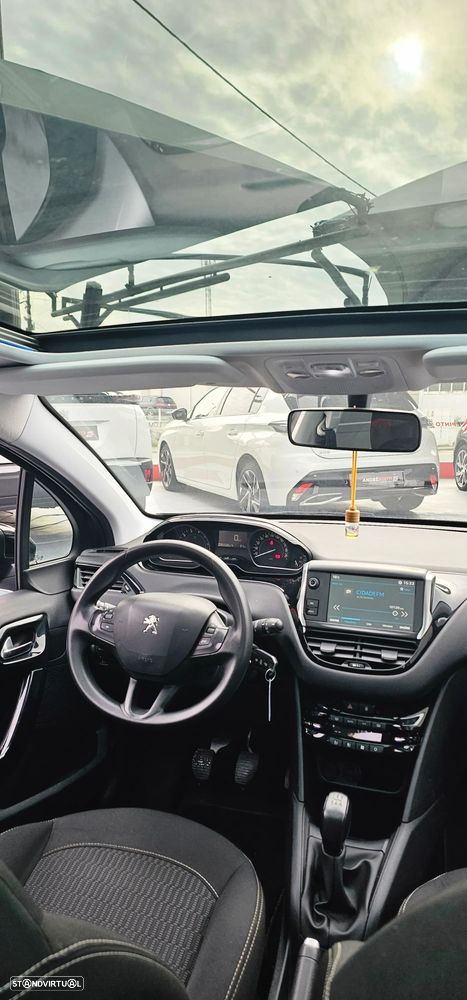 Peugeot 208 PureTech 82 Allure - 11