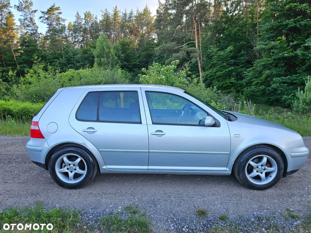 Volkswagen Golf - 6