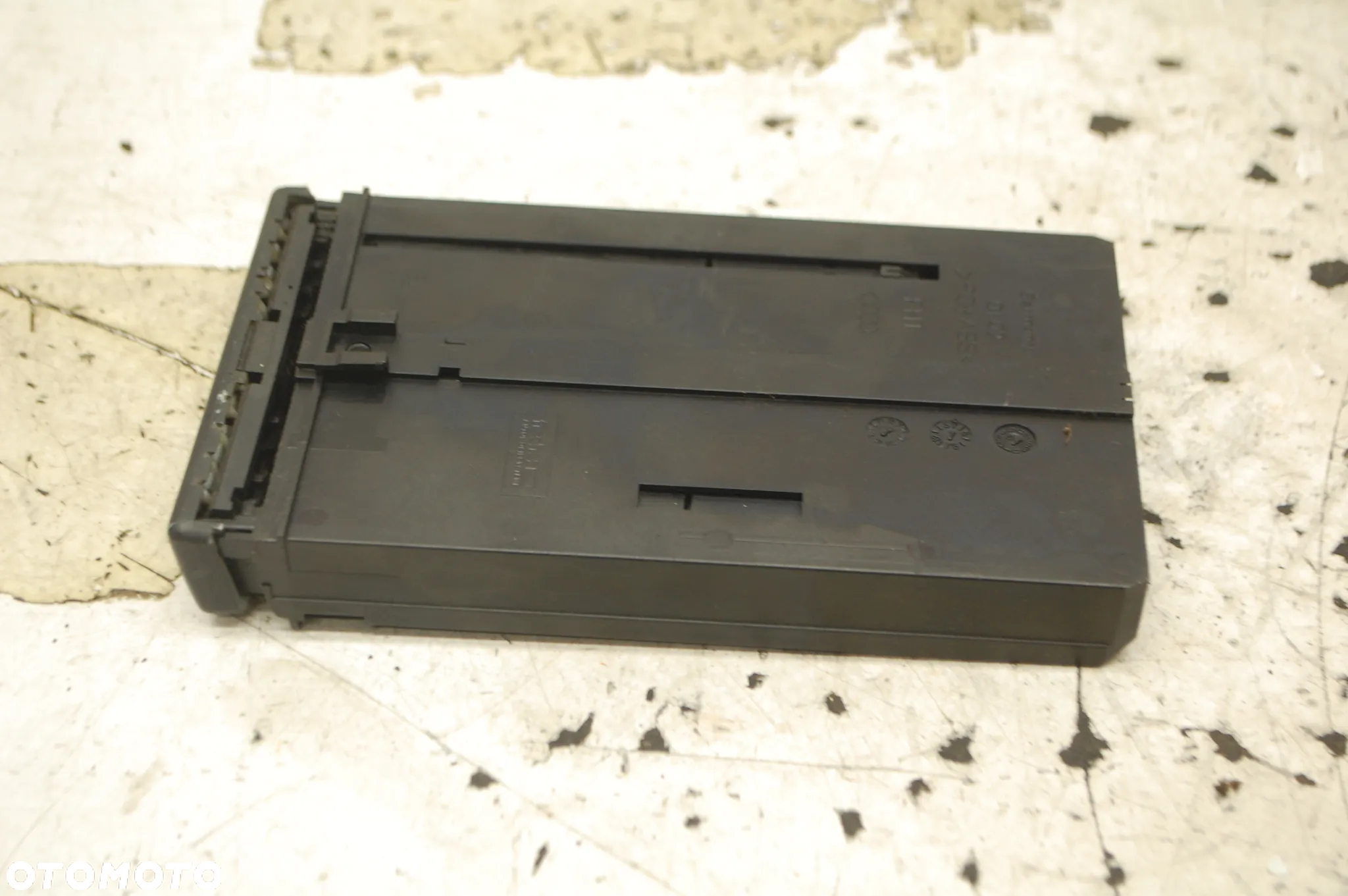 UCHWYT NA KUBEK CUPHOLDER 8E1862534H AUDI A4 B6 B7 8E1862534L 8E1862534 8E1862534F - 9
