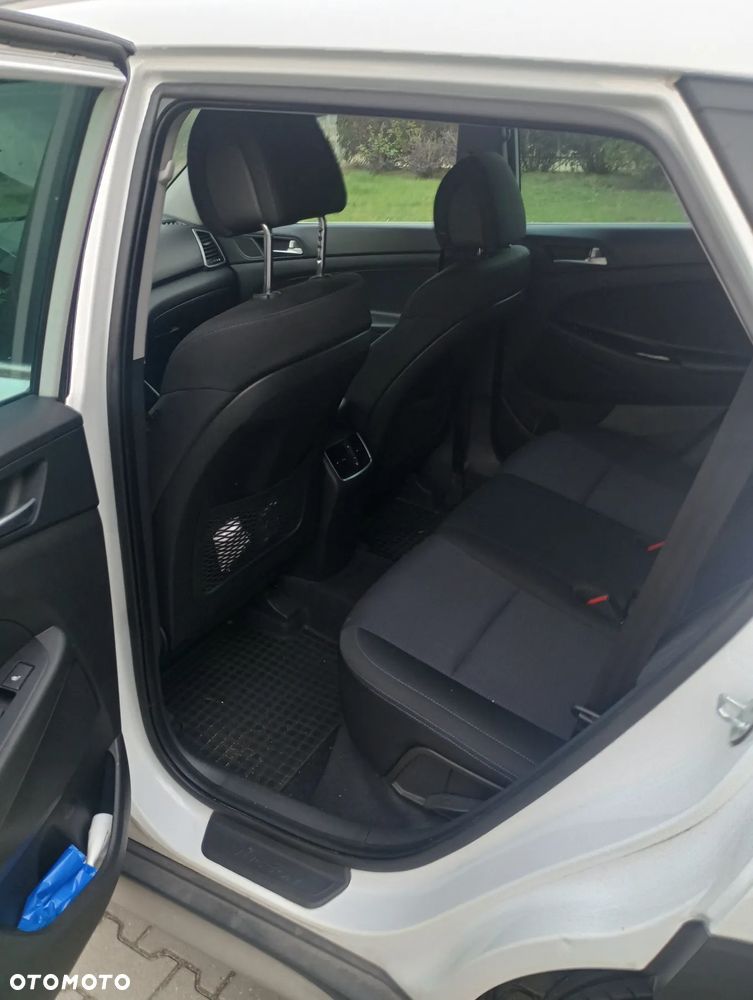 Hyundai Tucson 1.7 CRDI BlueDrive Style 2WD DCT - 11