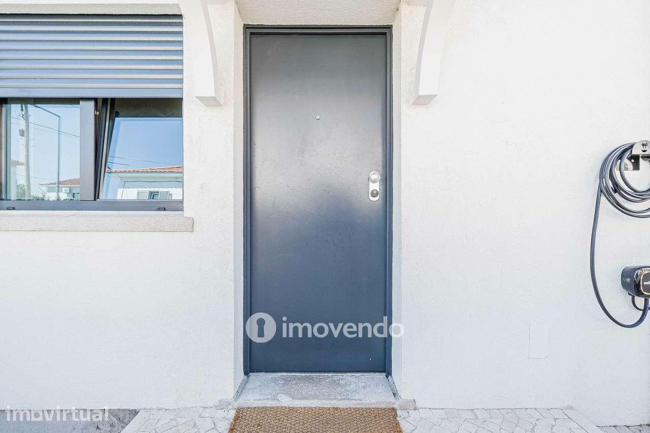 Moradia T2+1 exclusiva e nova, com vista Rio, no Bairro Madre de Deus - Grande imagem: 3/57