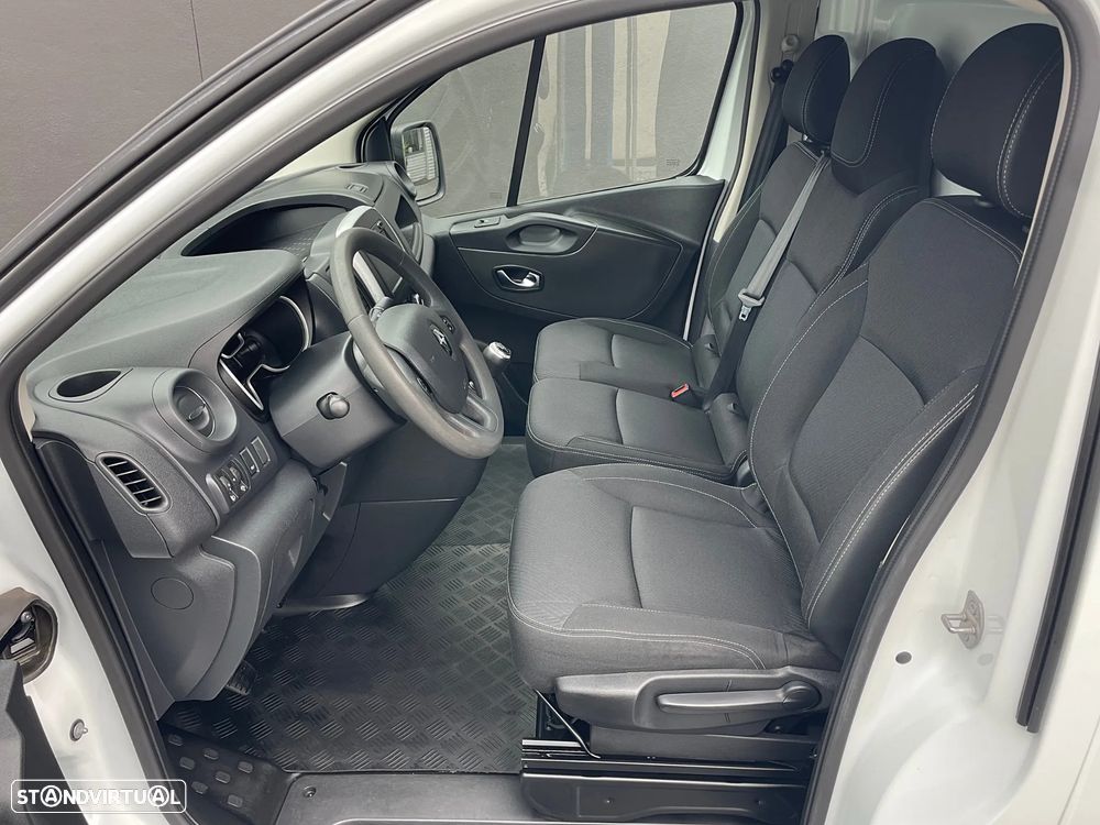 Renault Trafic 2.0 dCi IVA Dedutível - 17