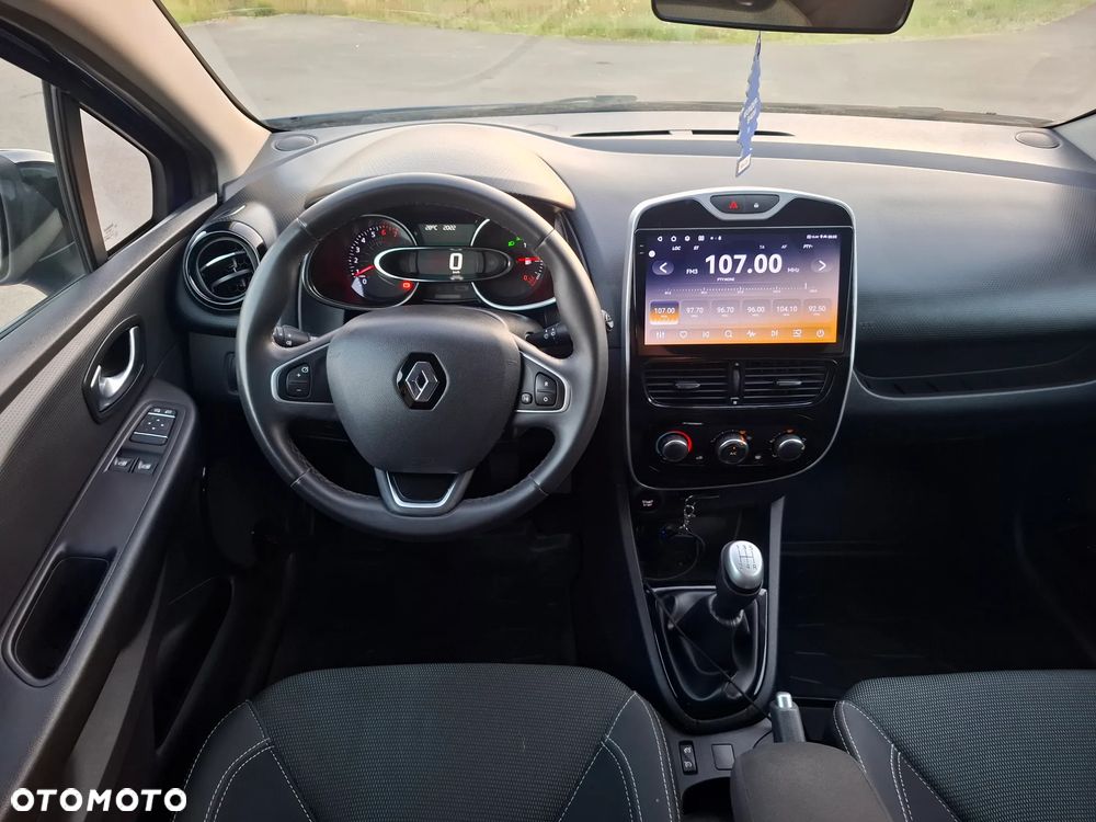 Renault Clio 1.2 16V Limited Plus - 11