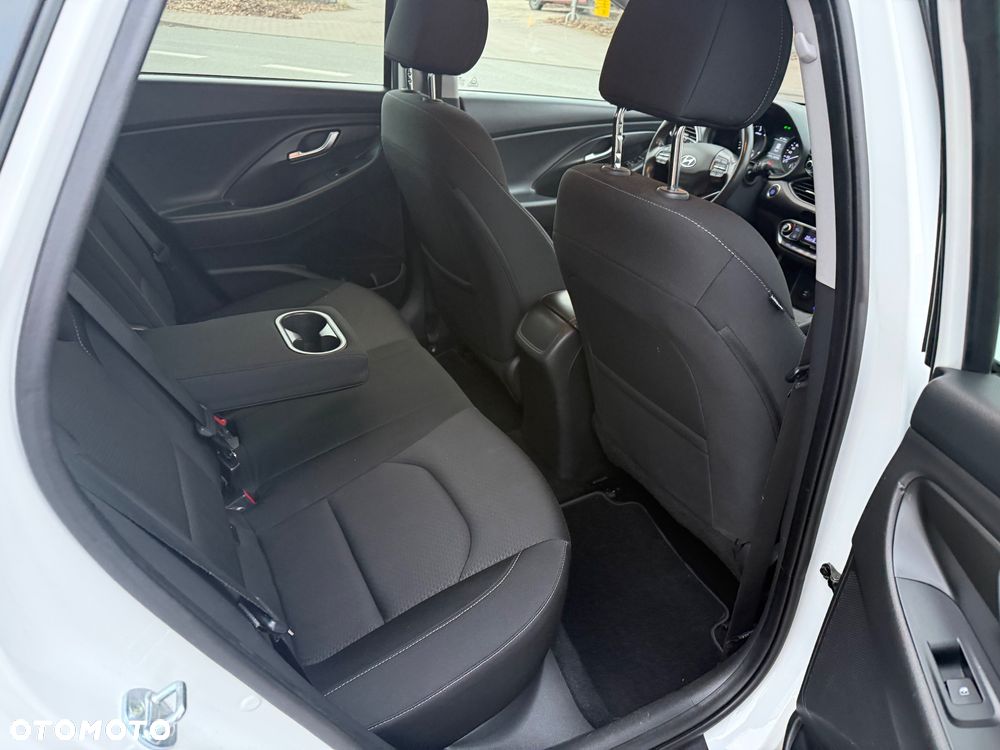 Hyundai i30 1.6 CRDI Passion - 13