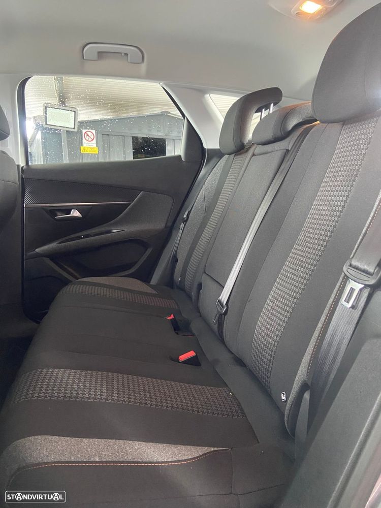 Peugeot 3008 1.5 BlueHDi Active Pack EAT8 - 34