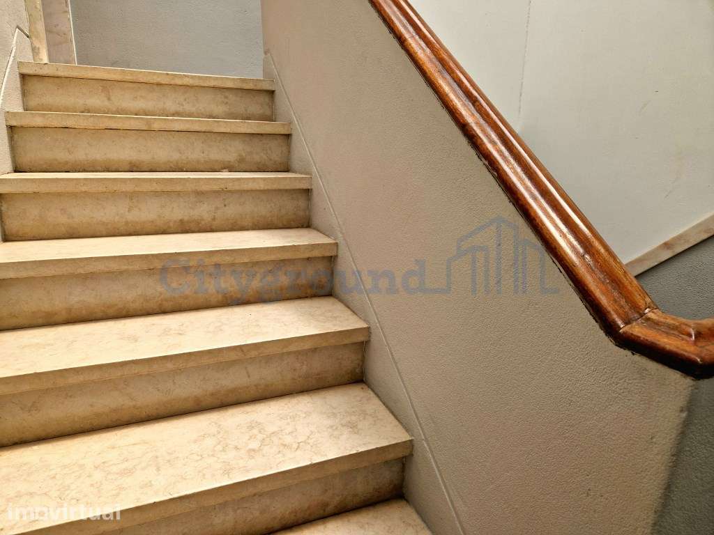 Prédio na Amadora, com 6 frações de habitação para rentabilidade - Grande imagem: 4/16
