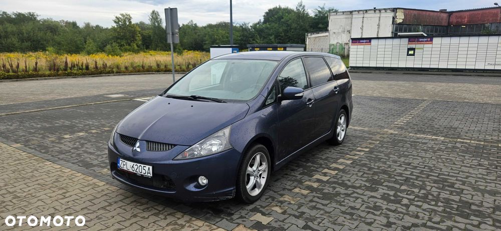 Mitsubishi Grandis - 2