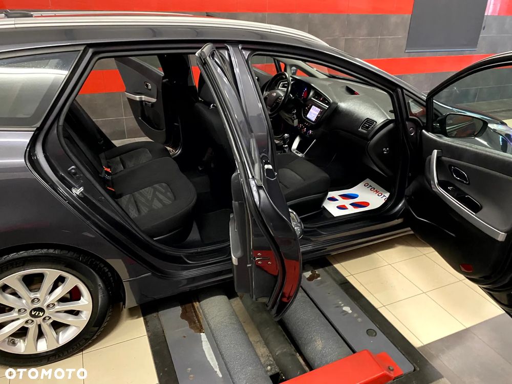 Kia Ceed 1.6 GDI ISG Platinum Edition - 21