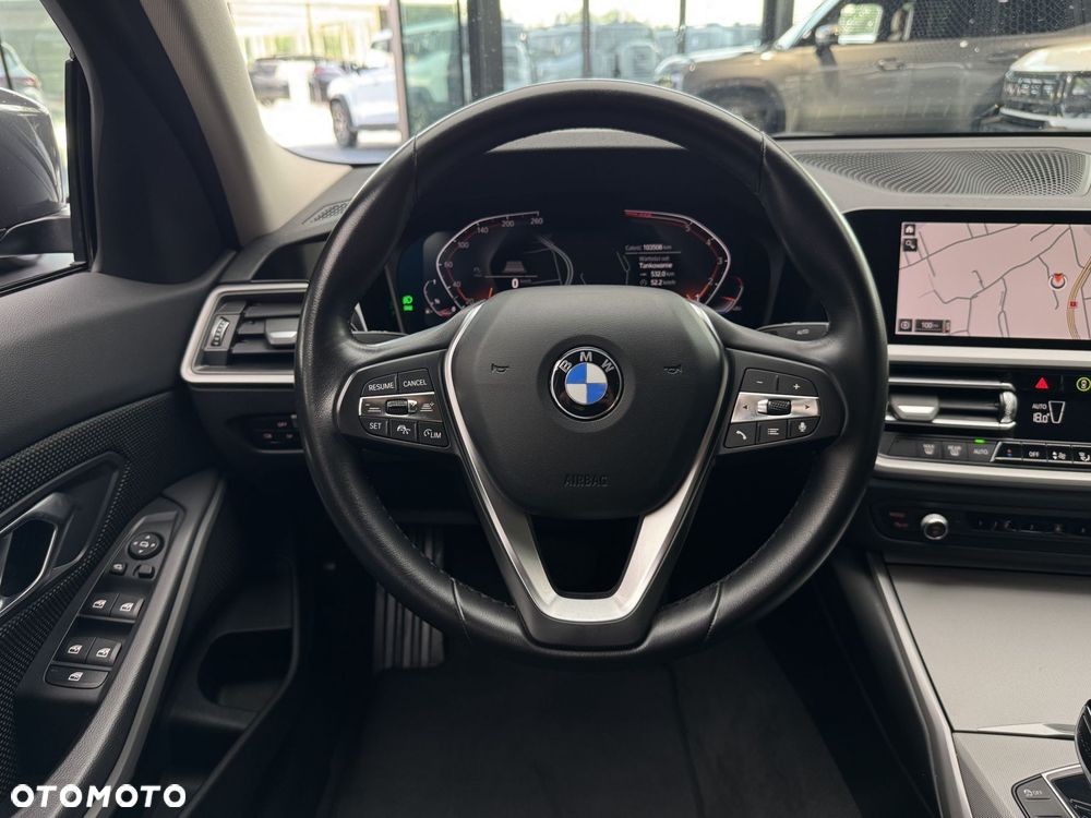 BMW Seria 3 318i - 17
