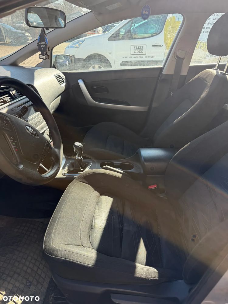 Kia Ceed - 9