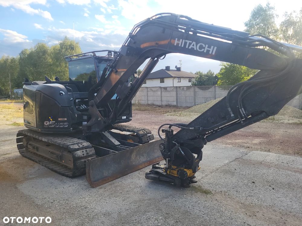 Hitachi ZX95USB-7 - 2