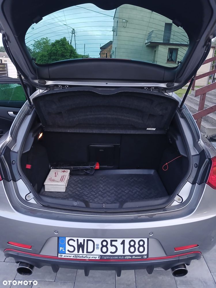 Alfa Romeo Giulietta 1750 TBi Veloce TCT - 16