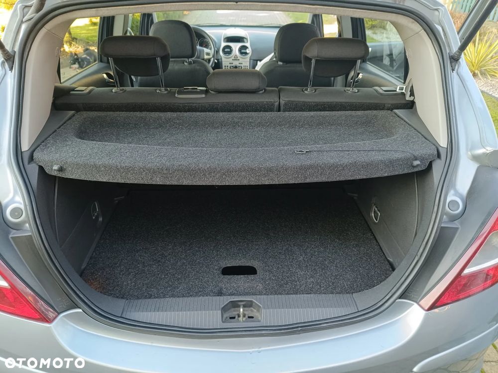 Opel Corsa 1.2 16V Cosmo - 29