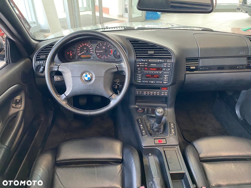 BMW Seria 3 318i Cabriolet - 29