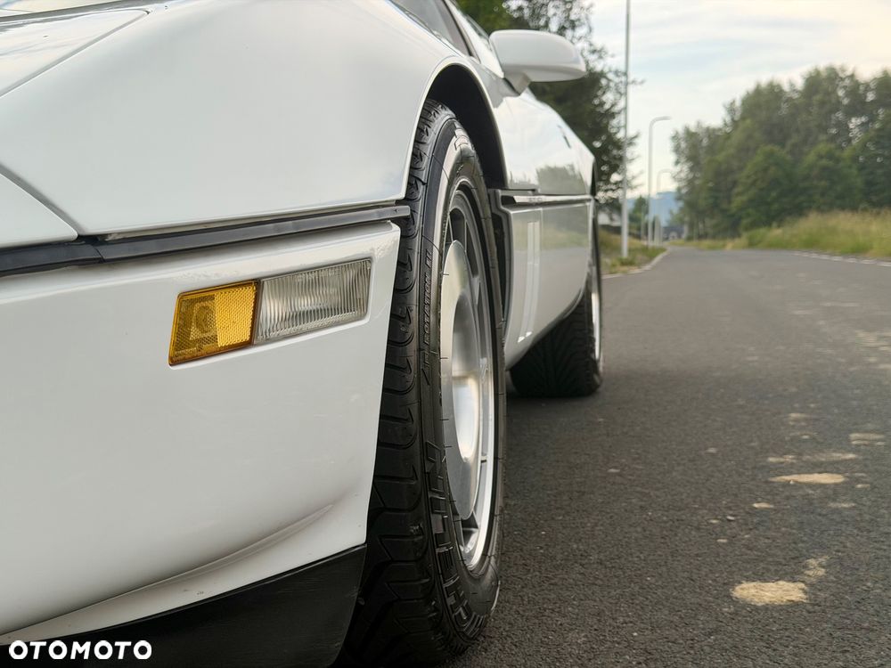 Chevrolet Corvette - 27