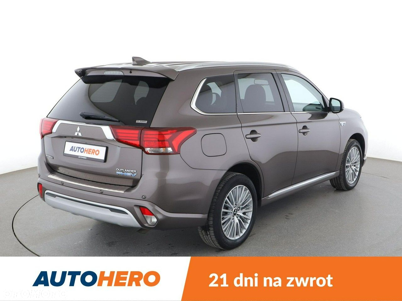 Mitsubishi Outlander 2.4 4WD Plug-In Hybrid - 7