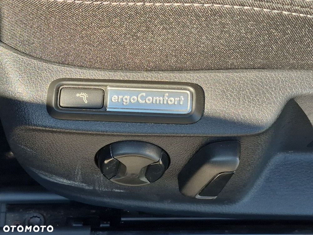 Volkswagen Passat Variant 2.0 TDI SCR Business Plus DSG - 11