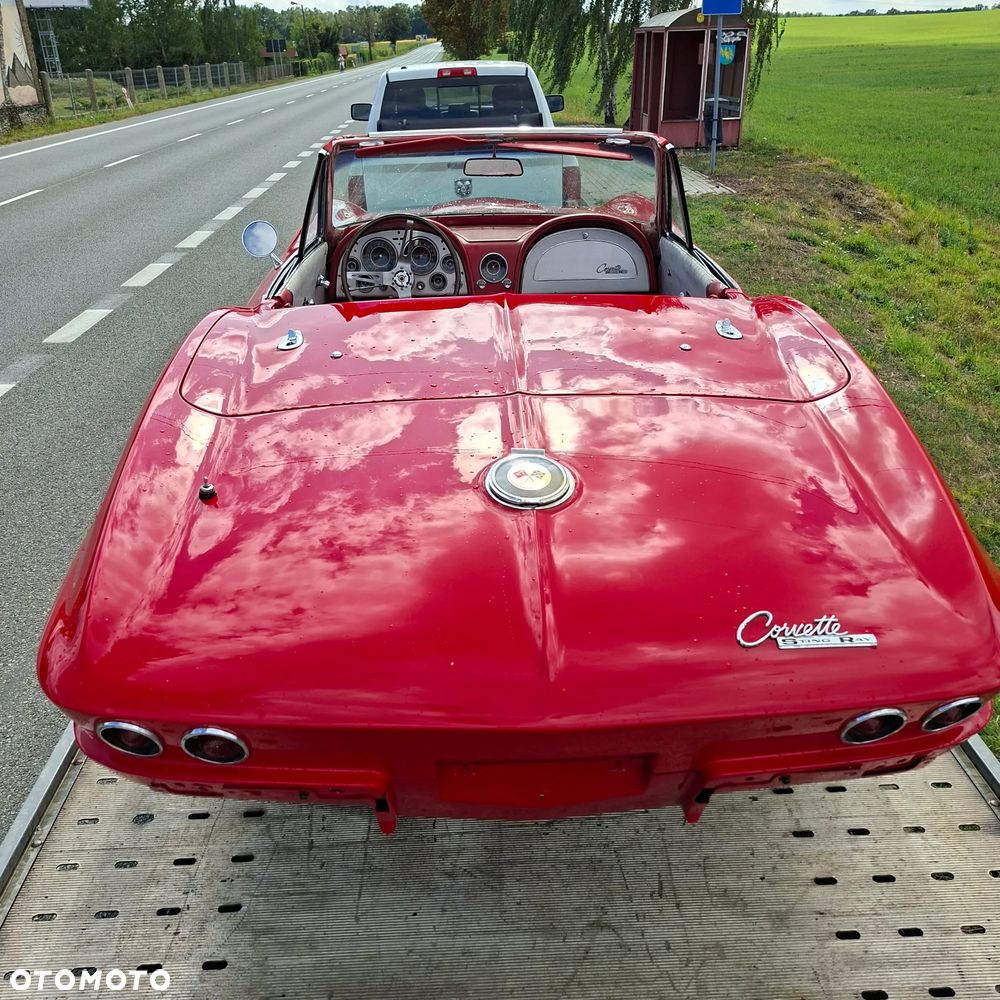 Chevrolet Corvette - 4