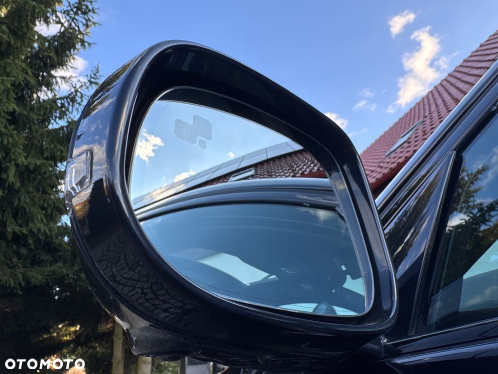 Jaguar XE 2.0 D180 AWD R-Dynamic HSE - 29