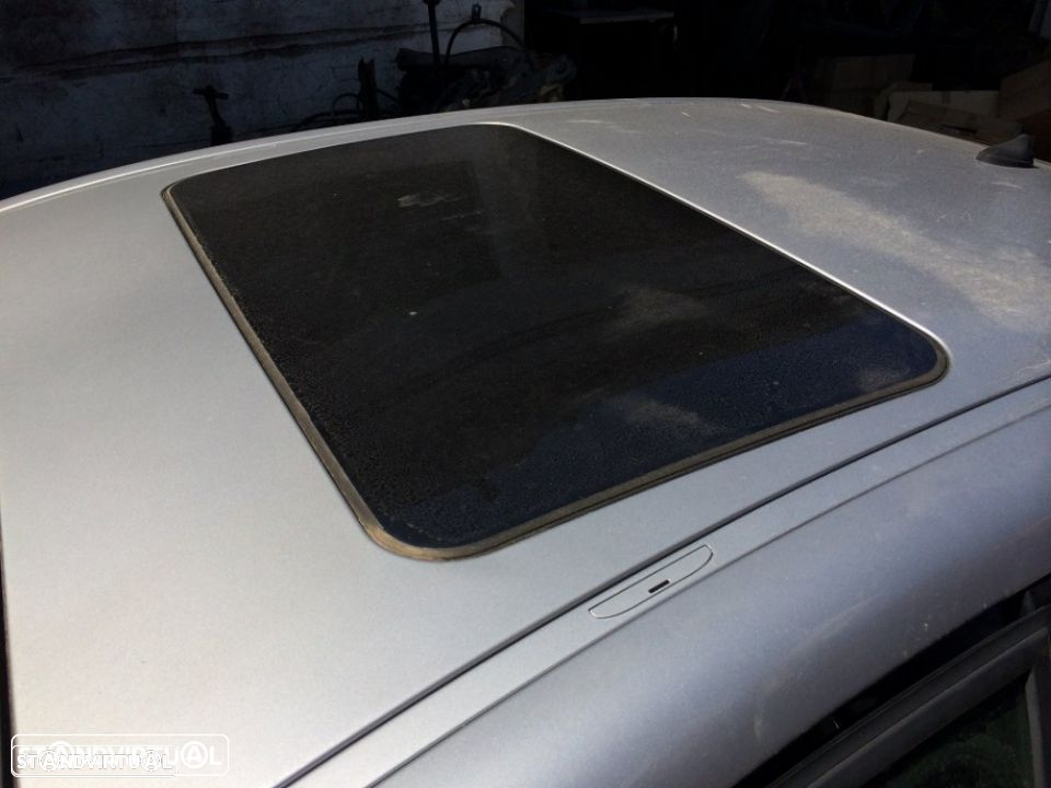 Citroën C5 2.2 Hdi Automático de 2003 full extras para peças - 2