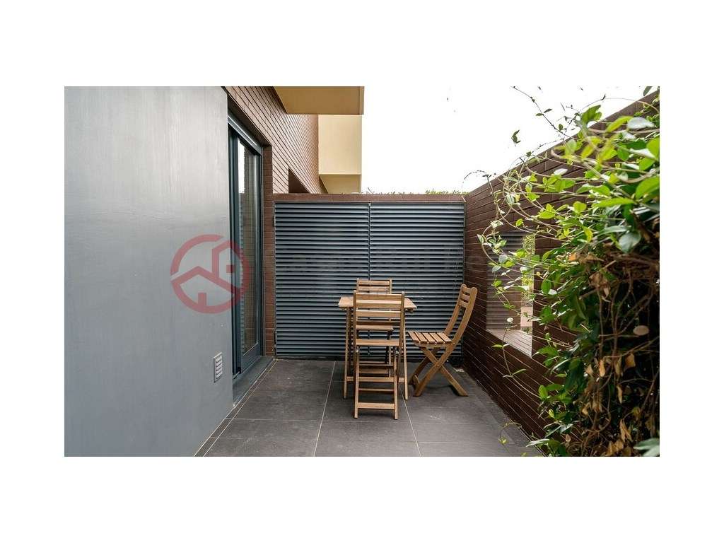 Apartamento T1 com Parqueamento e Piscina 'Urbanização L'Orangerie'... - Grande imagem: 5/8