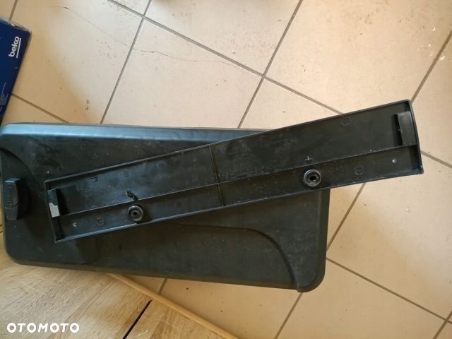 Nissan QASHQAI J12 PODKŁADKA TABLICY POD TABLICE RAMKA ORYG. - 2