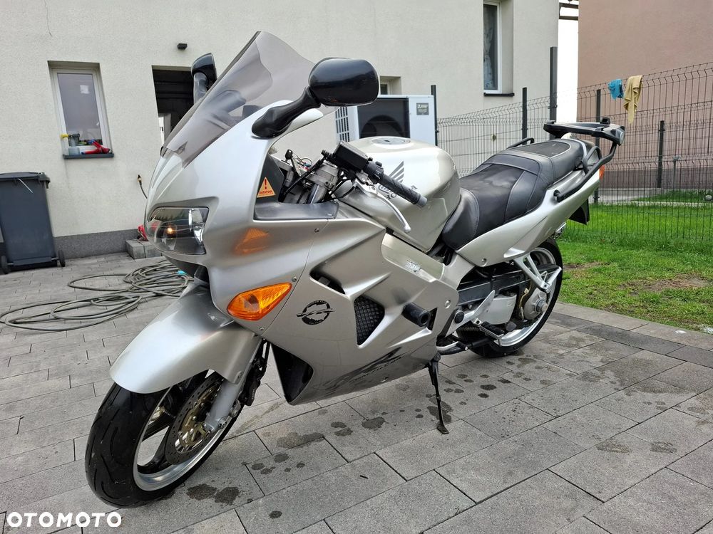 Honda VFR - 2