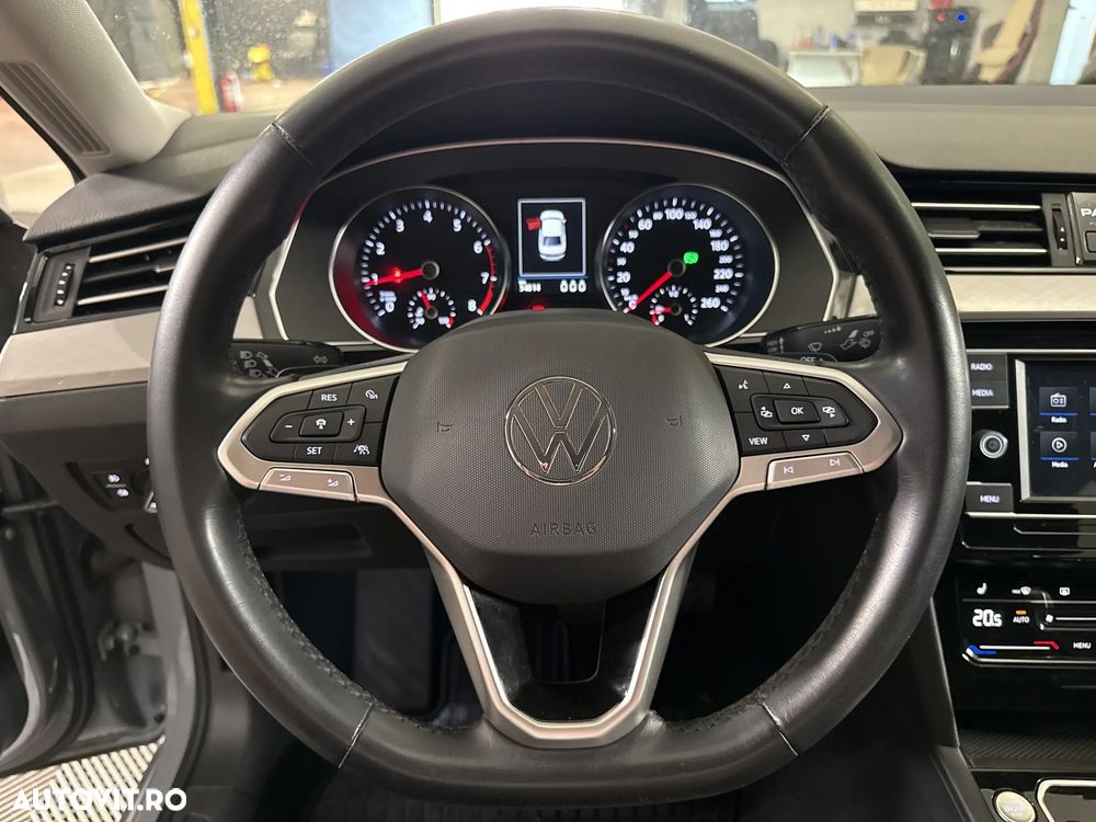 Volkswagen Passat - 17