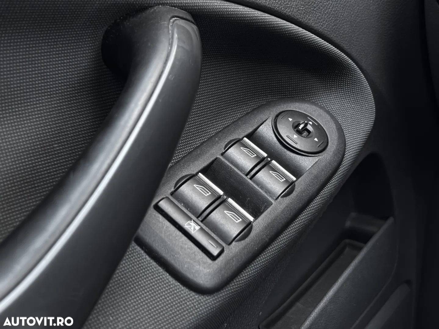 Ford Kuga - 13