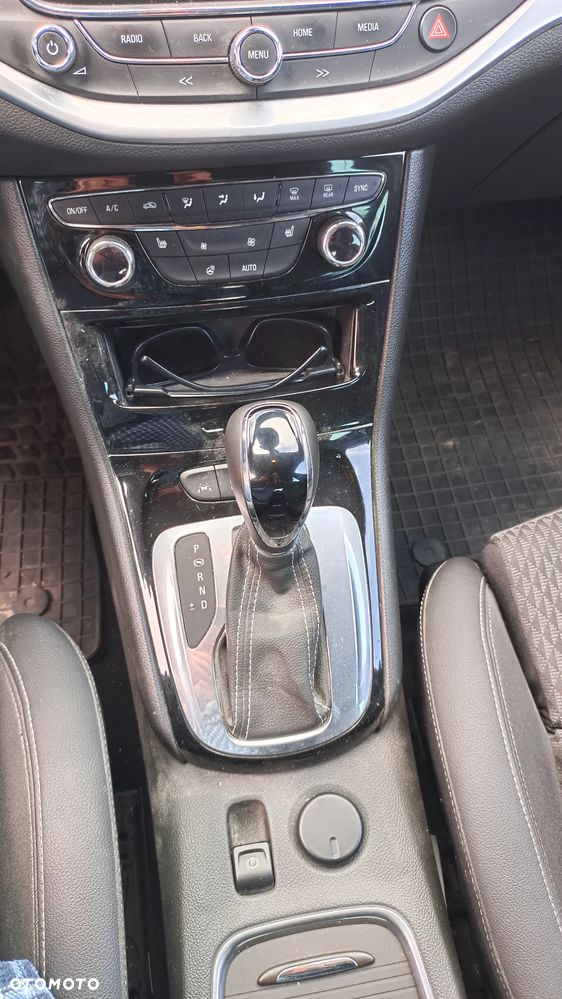 Opel Astra 1.4 T Elite S&S - 12