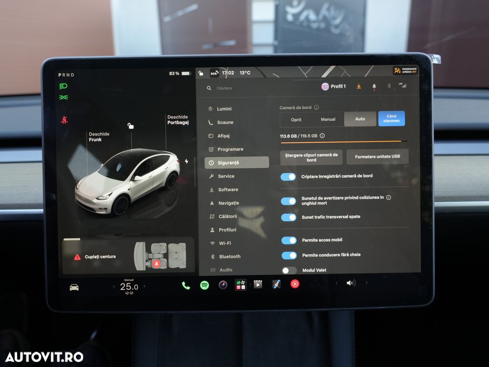 Tesla Model Y - 16