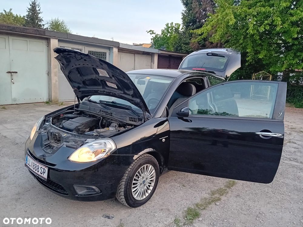 Lancia Ypsilon Y 1.2 8v Arctic - 23