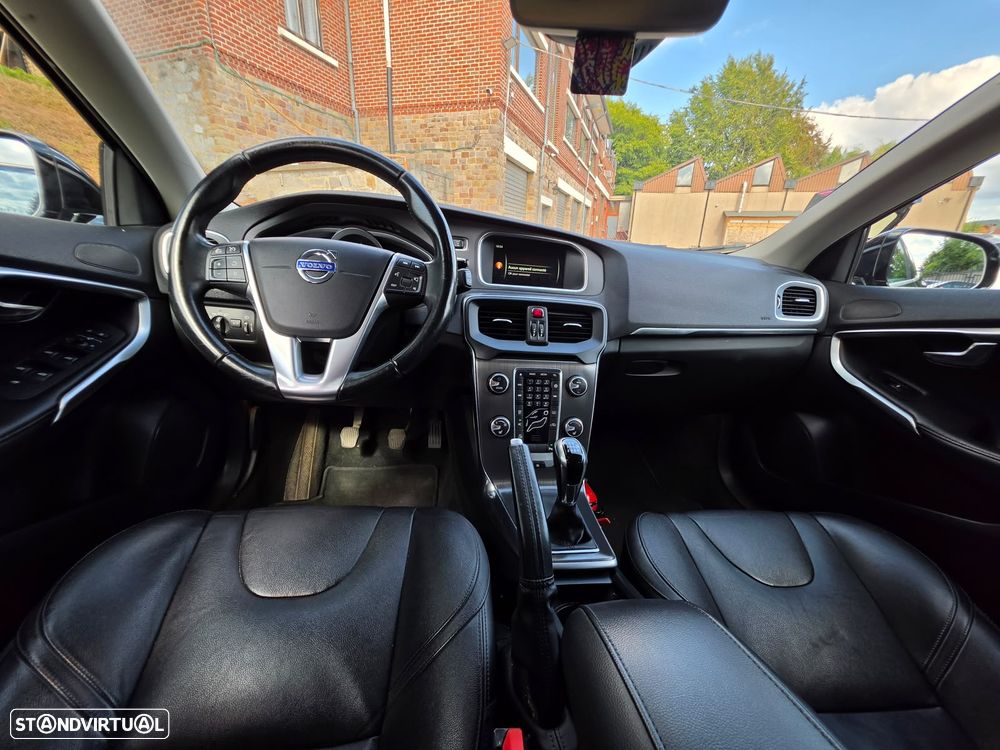 Volvo V40 D4 Summum - 9