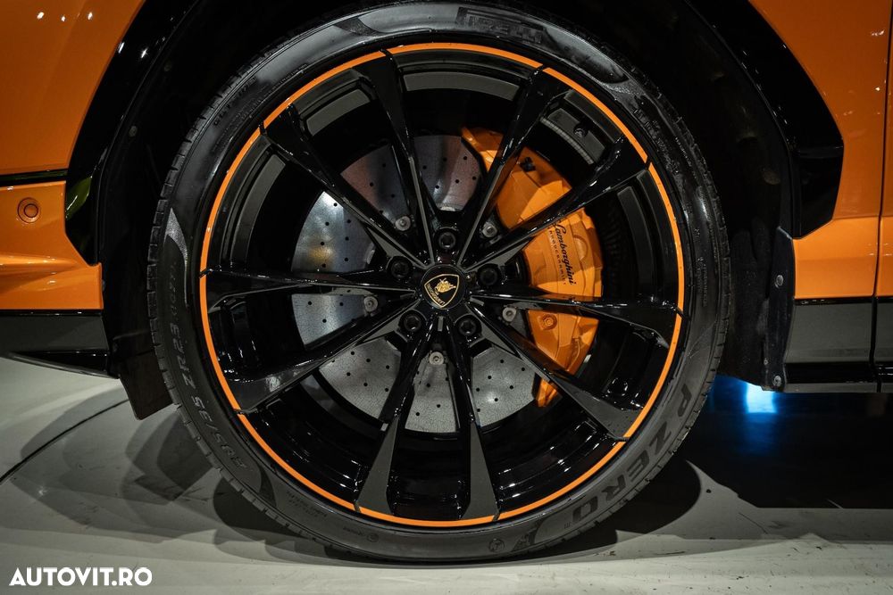 Lamborghini URUS - 14