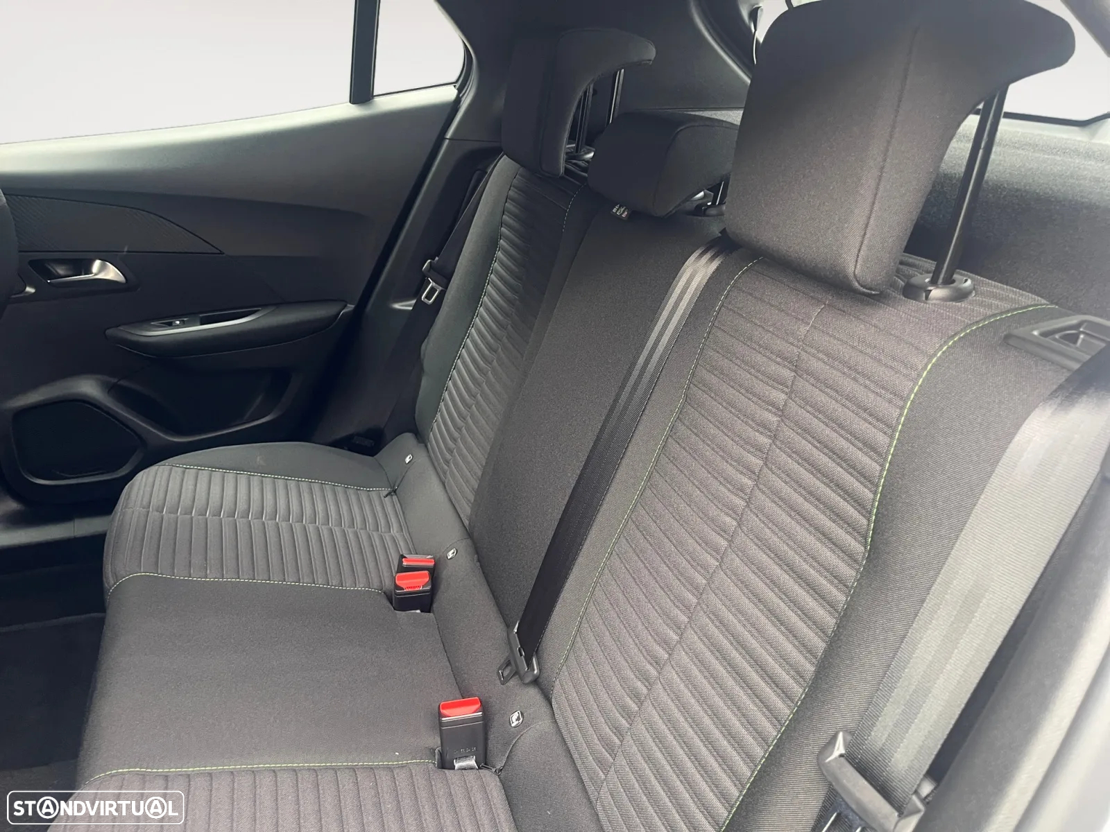 Peugeot e-2008 54 kWh Active - 15