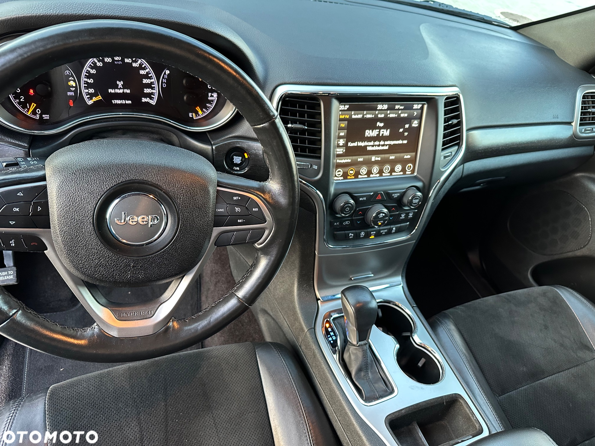 Jeep Grand Cherokee - 31