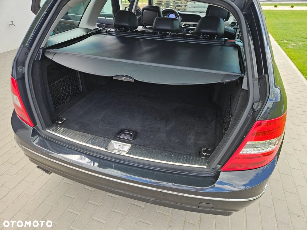 Mercedes-Benz Klasa C 200 (BlueEFFICIENCY) 7G-TRONIC Elegance - 19