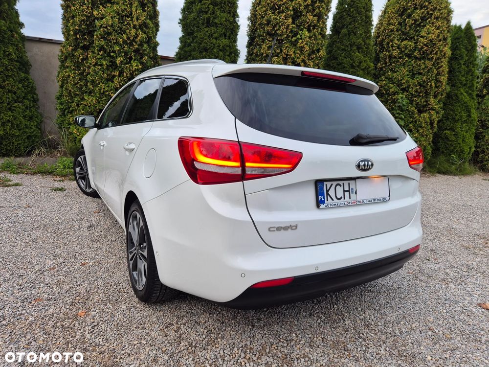 Kia Ceed 1.6 GDI ISG Spirit - 34