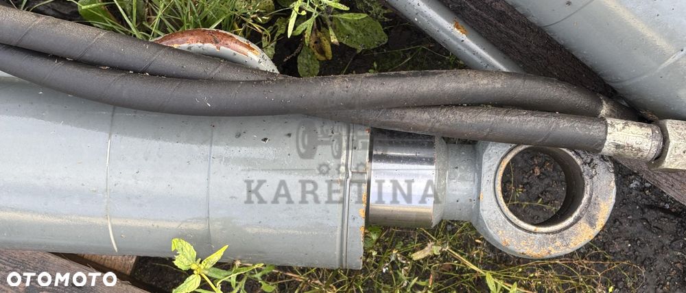 Claas Scorpion 7040 Siłownik Podnoszenia Siłownik Wyrównania 0013003700  0013003720 - 2