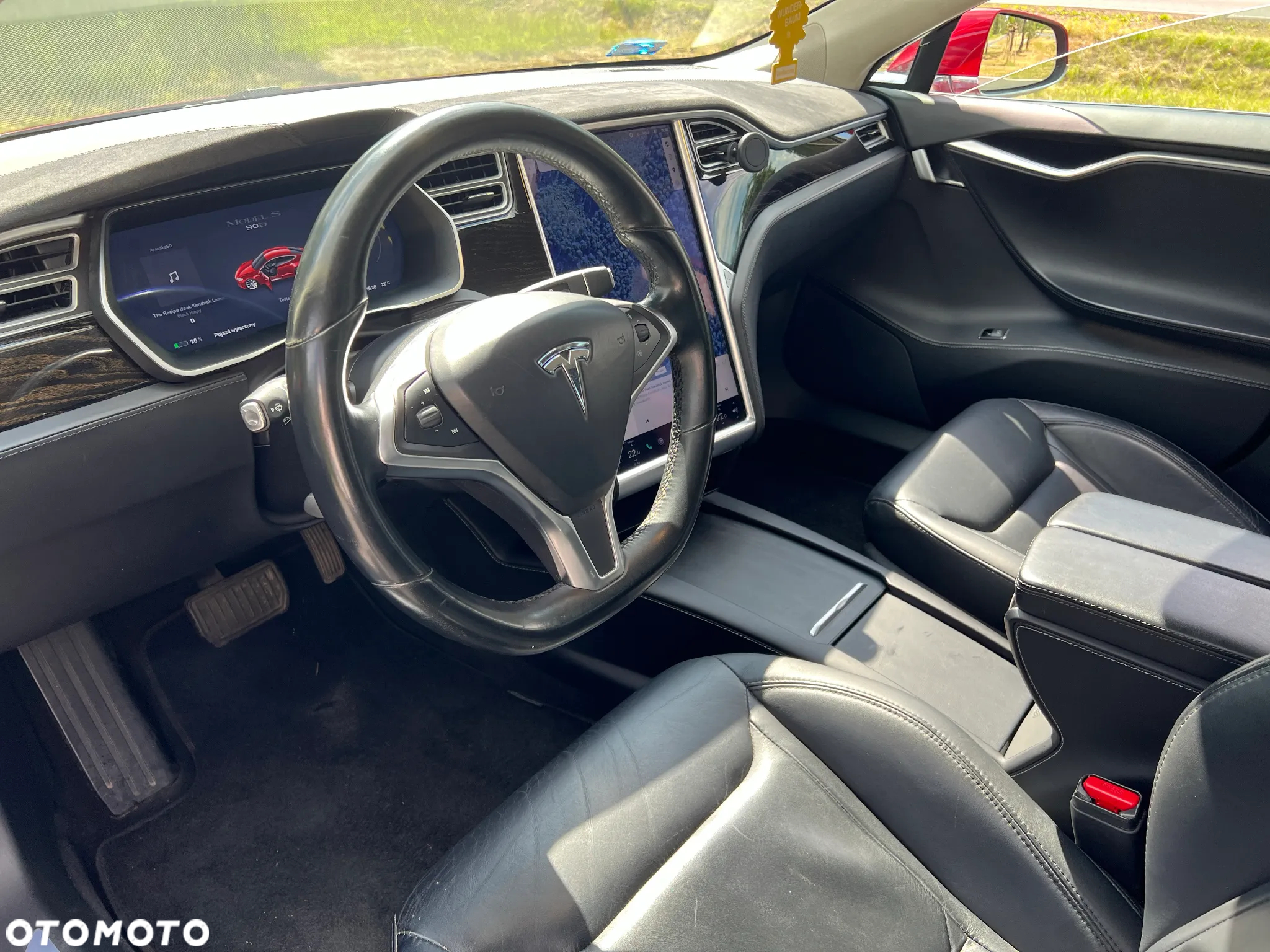 Tesla Model S - 24