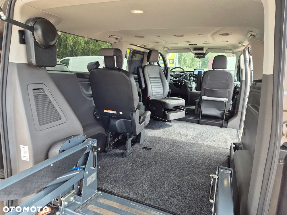 Ford Tourneo Custom - 25