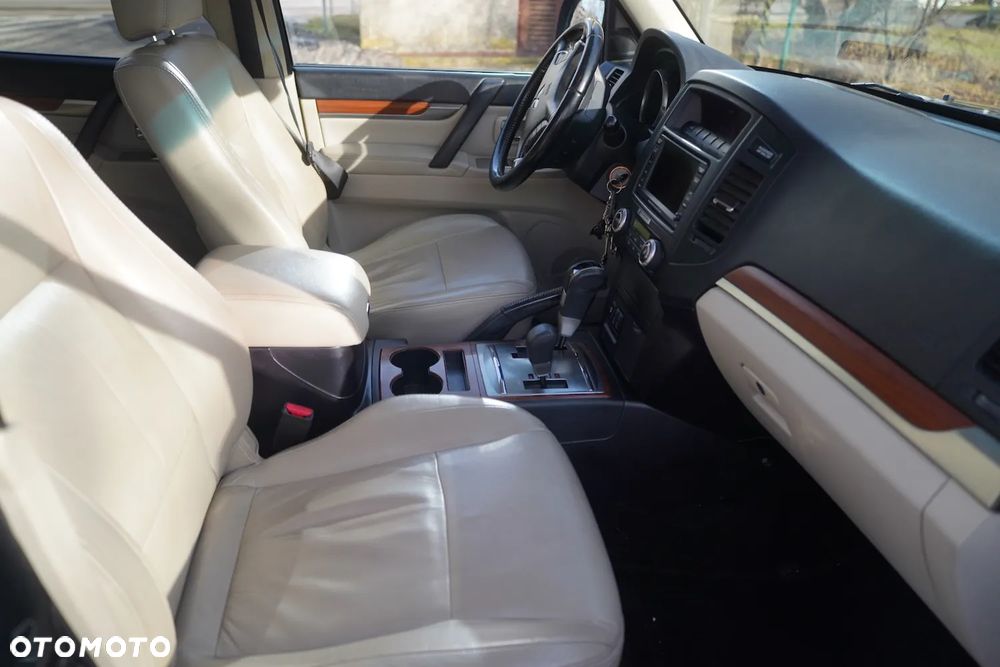 Mitsubishi Pajero 3.2 DID Instyle - 25