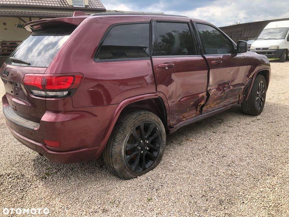 Jeep Grand Cherokee - 17