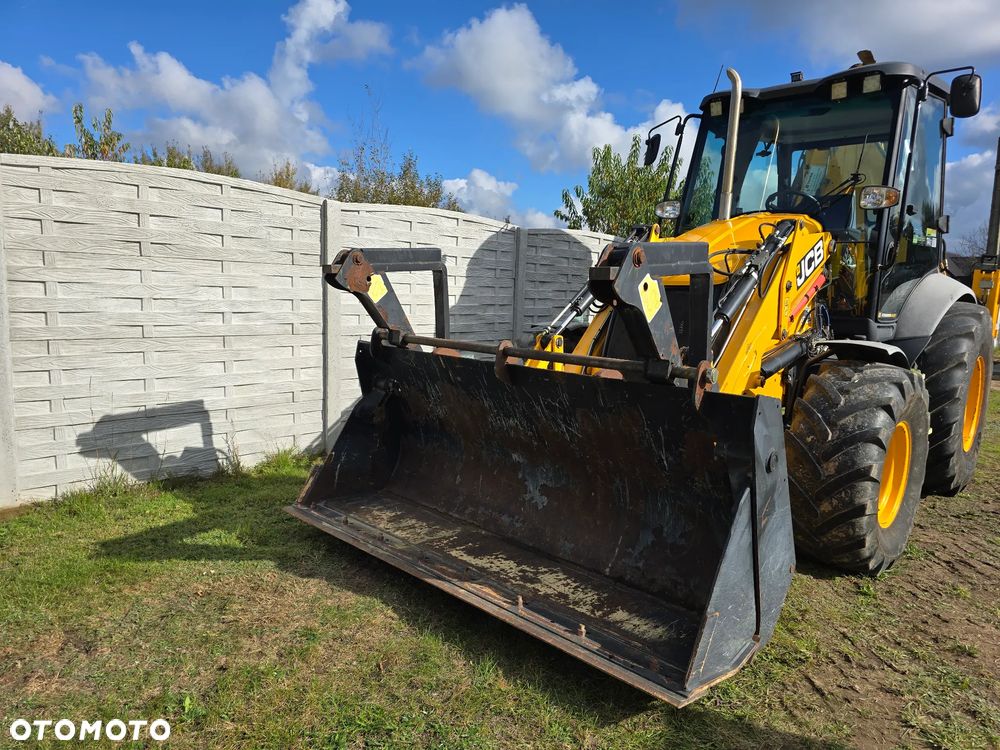 JCB - 12