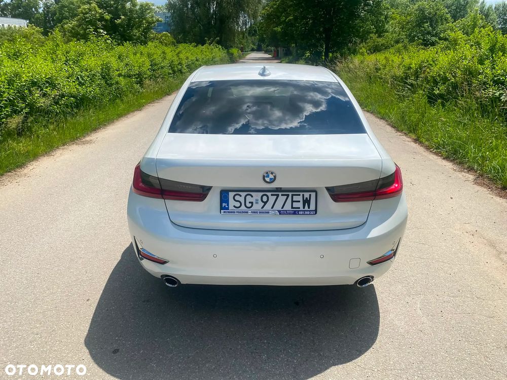 BMW Seria 3 320d xDrive Edition Luxury Line Purity - 8
