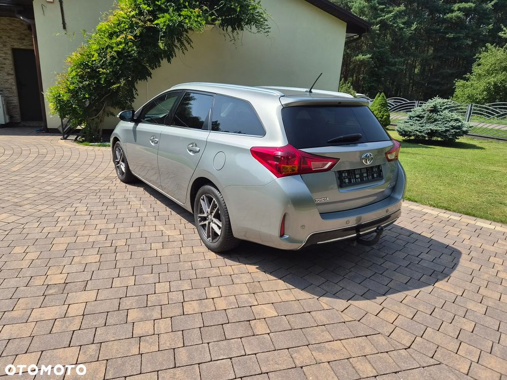 Toyota Auris 1.6 Valvematic Comfort - 10